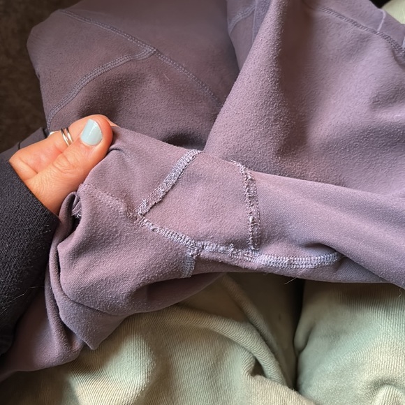 Fabletics light purple high rise legging with pockets - Picture 6 of 8